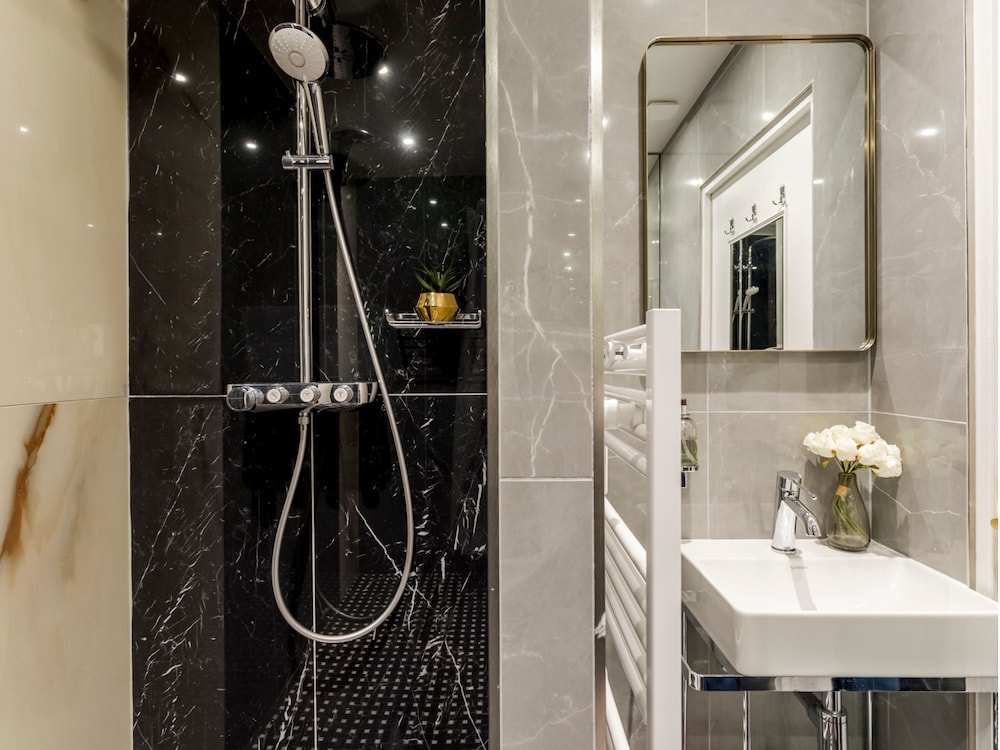 Merveil Luxury Suites - Florentin I-II