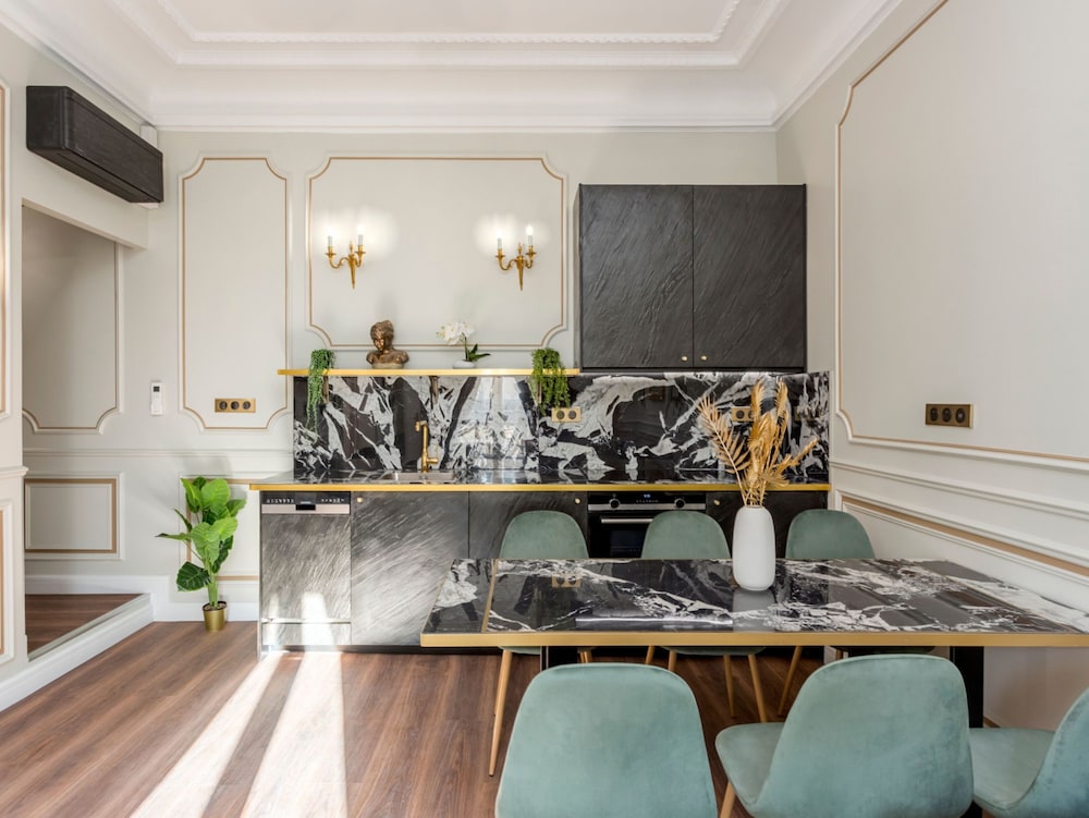 Merveil Luxury Suites - Septembre I-II
