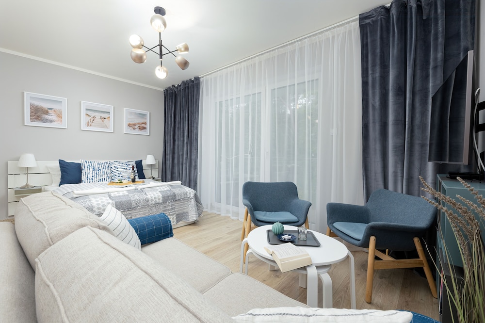 Grunwaldzka Apartments by Renters view 2