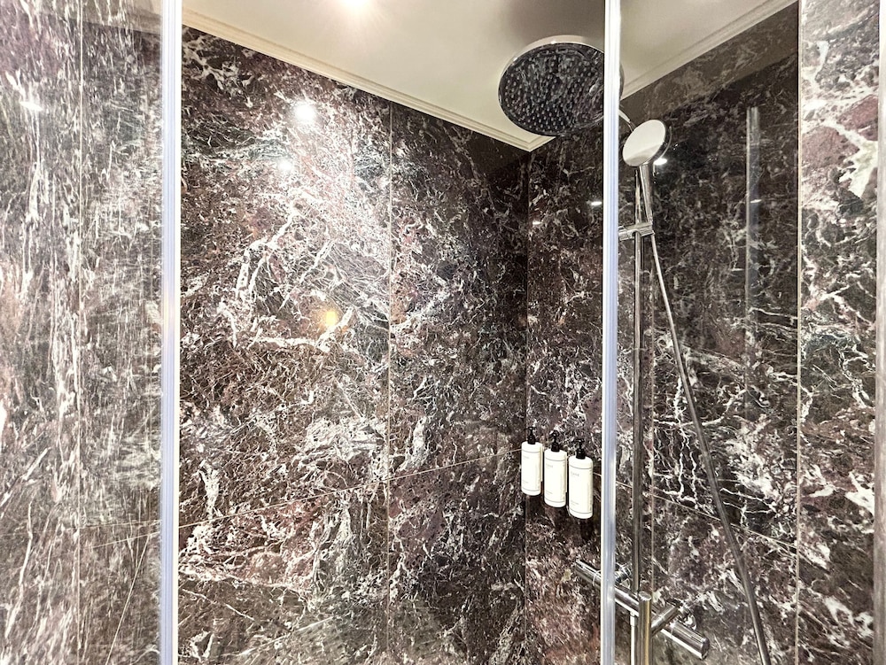 Merveil Luxury Suite - Eiffel Bourgogne