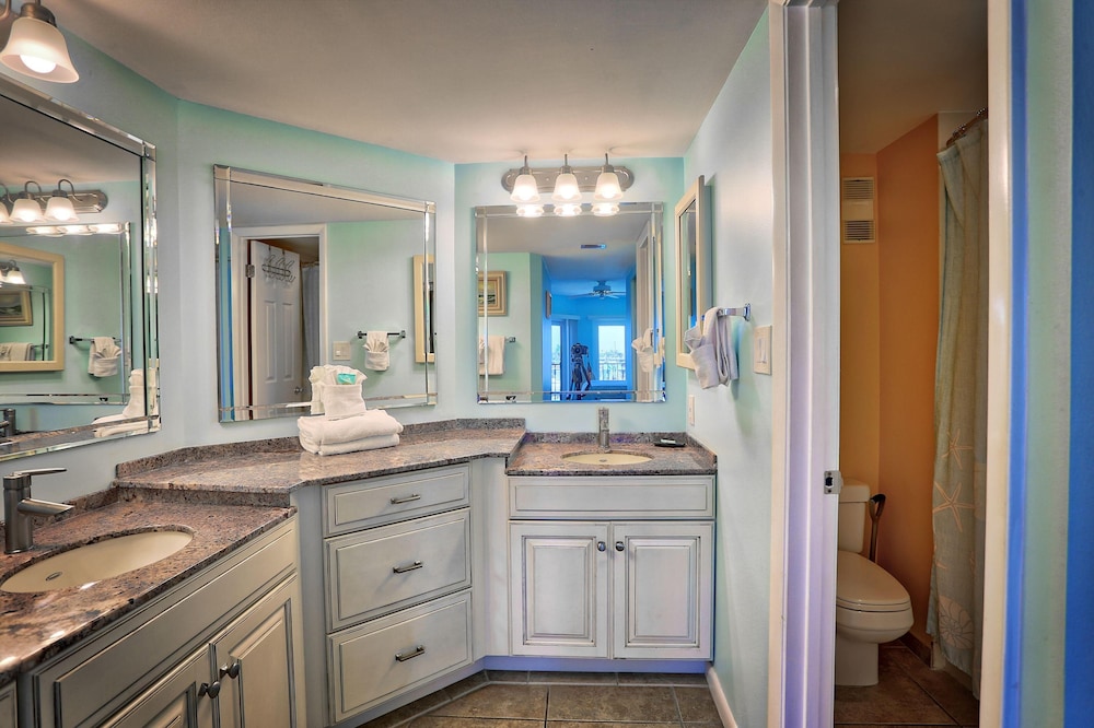 Land's End 4-304 Bay Front - Premier