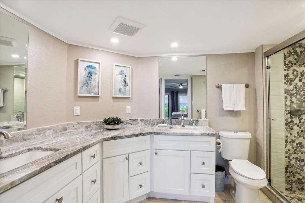 Land's End 7-203 Beach Front - Premier