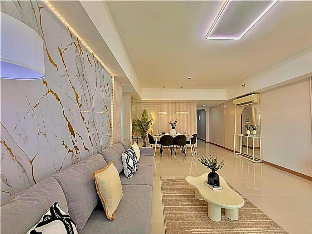 Live Luxury Living at BGC Venice