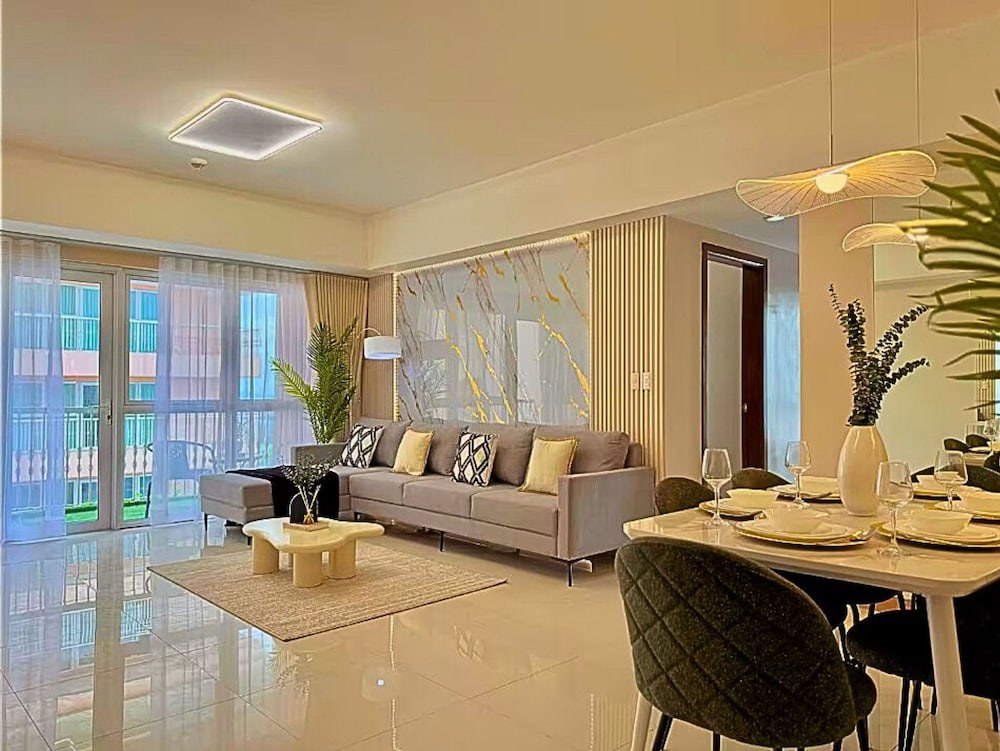 Live Luxury Living at BGC Venice