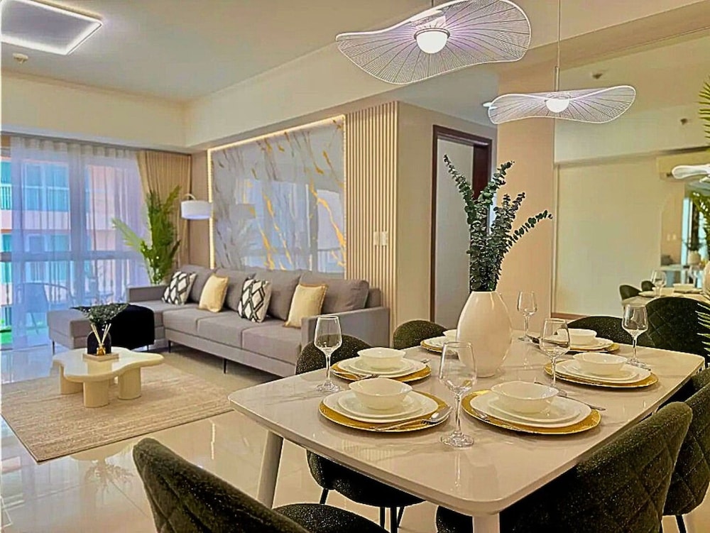 Live Luxury Living at BGC Venice