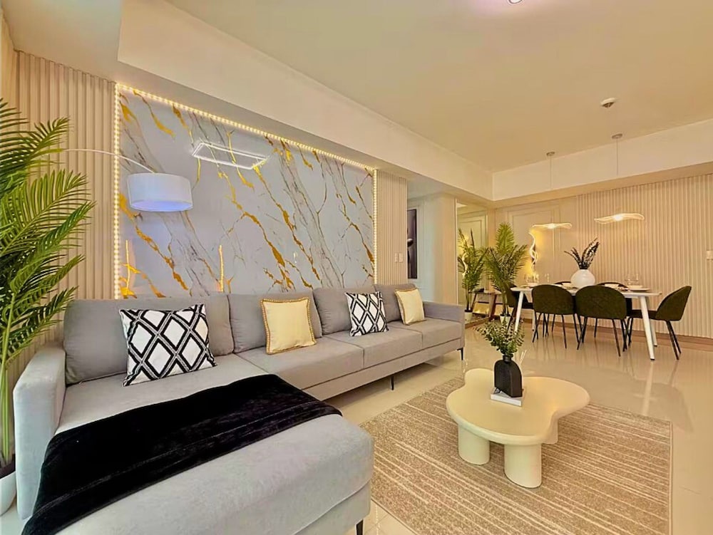 Live Luxury Living at BGC Venice