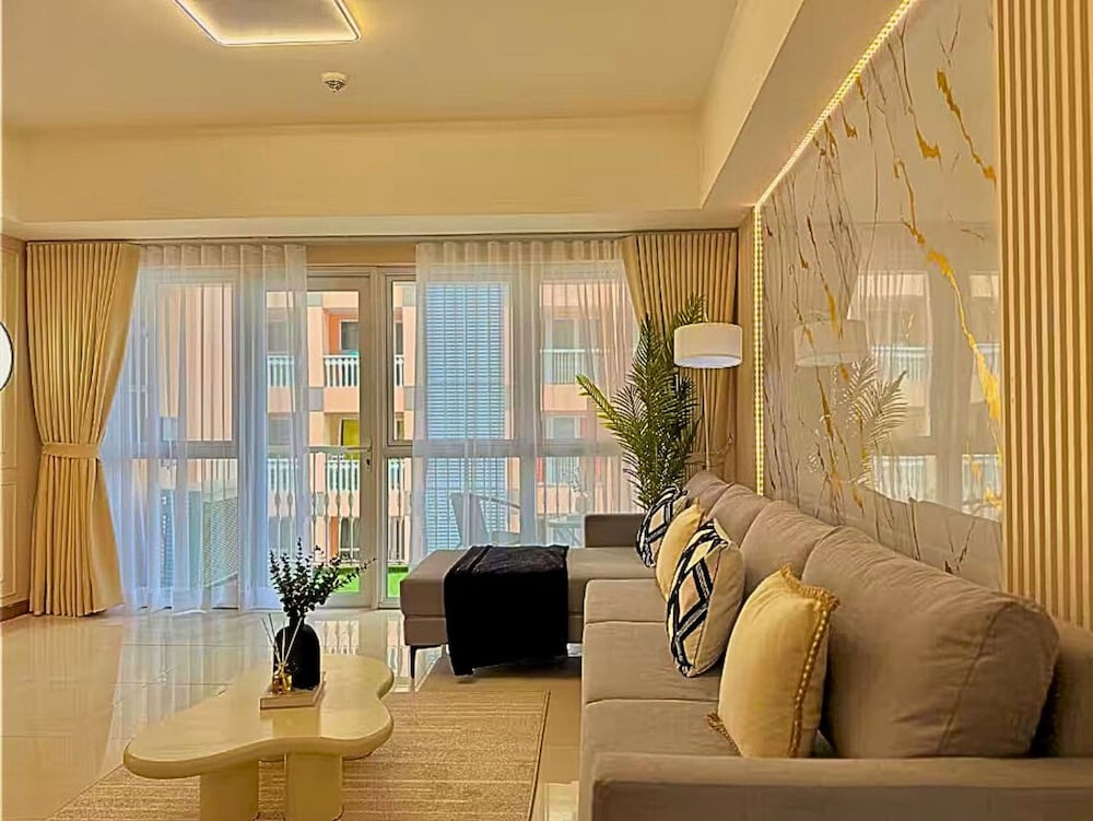 Live Luxury Living at BGC Venice