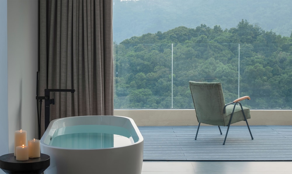 Miyue Shenzhen Tianlu Secret Wild Wizard Holiday Hotel