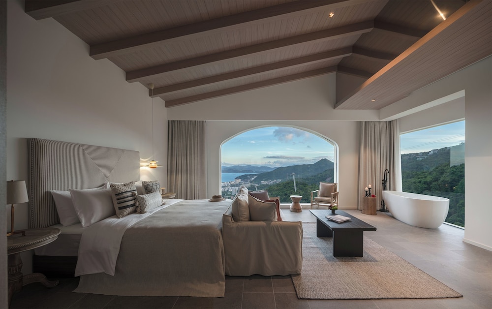 Miyue Shenzhen Tianlu Secret Wild Wizard Holiday Hotel