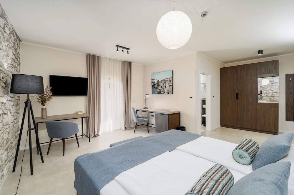 Al Porto Suites