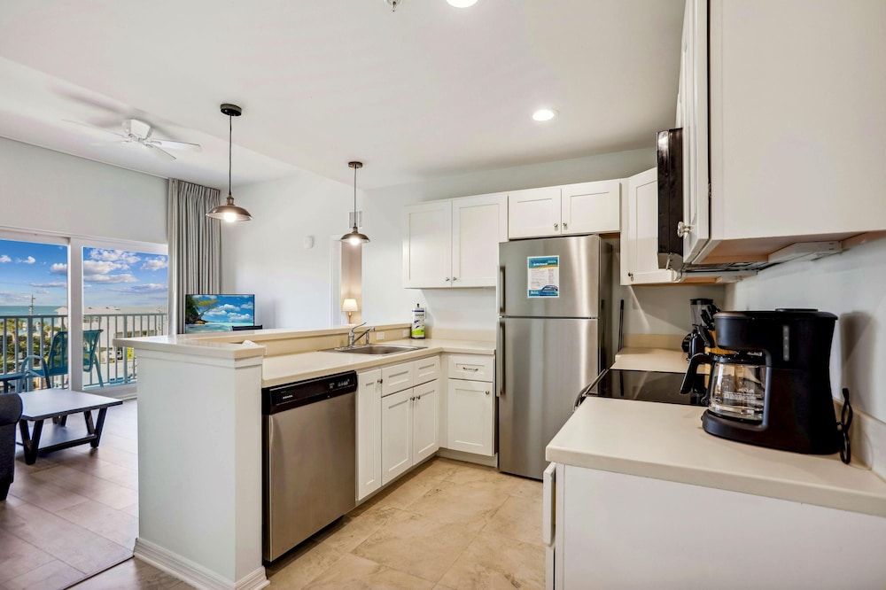 Madeira Bay Resort I 1408