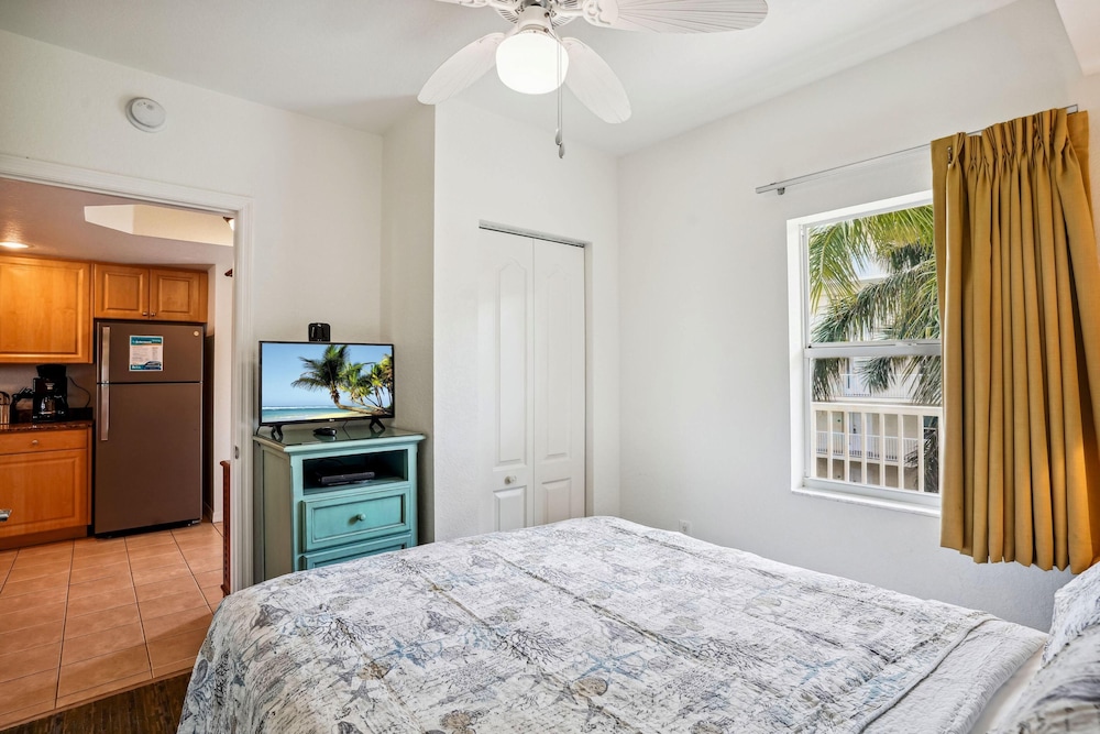 Sunset Vistas 404n