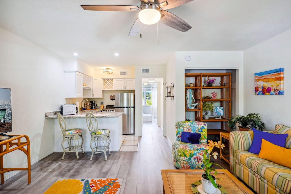 Beach Quarters #8