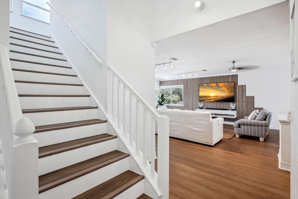Beach Livin 3 - 3 Bedroom Upstairs