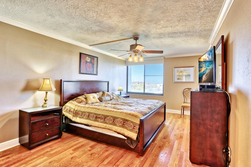 St. Pete Beach Yacht and Tennis Club 404