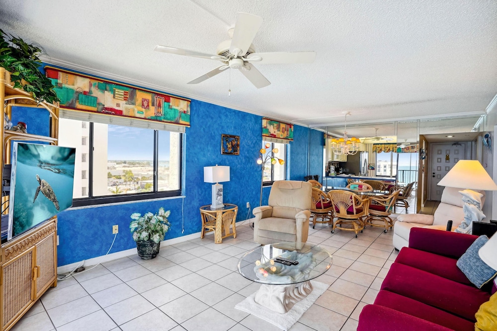 Ocean Sands 1-708