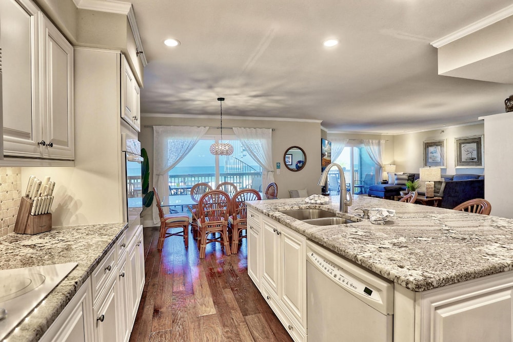 Pelican Pointe 4C