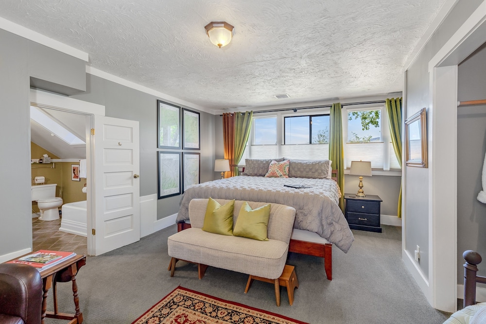 Ashland Vacations - Oak Hill Bed Breakfast - Property Image 51