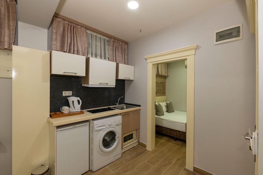 Taksim Peri Suit - Image 78