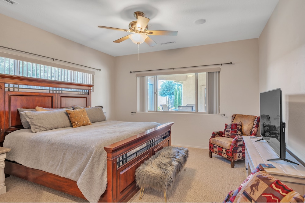 Luxury Home Near Golf Course, Airport, Embry Riddle-Hole in One! view 3