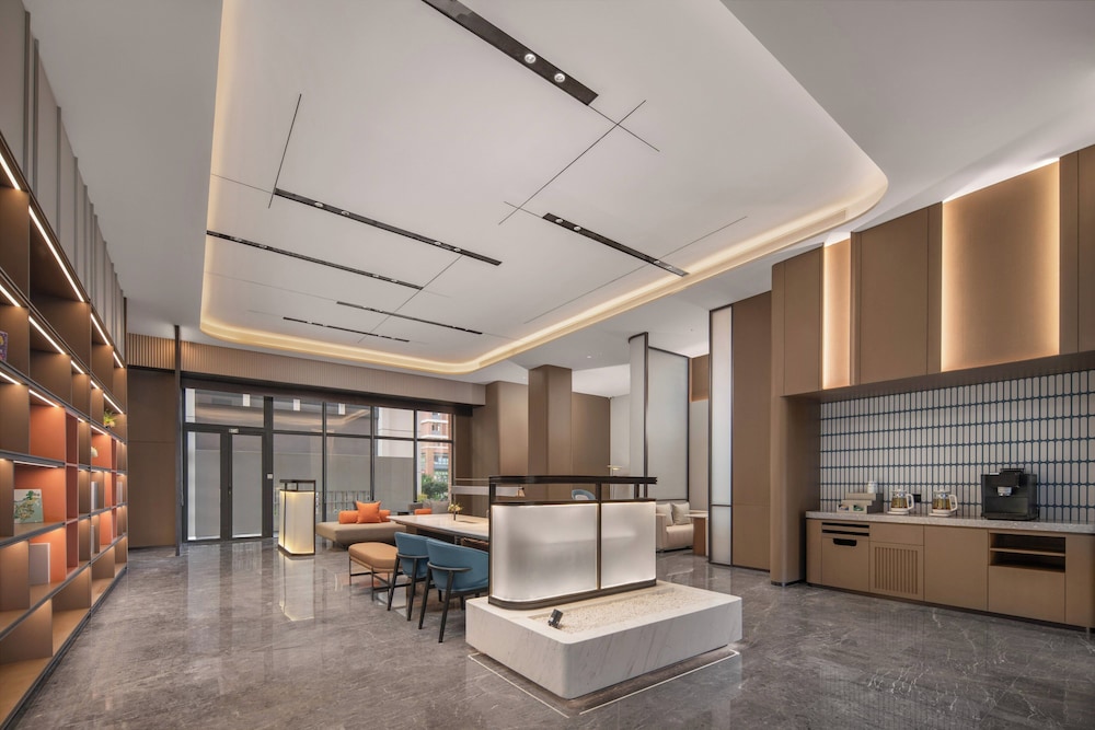 Holiday Inn Express Qingdao City Balcony by IHG