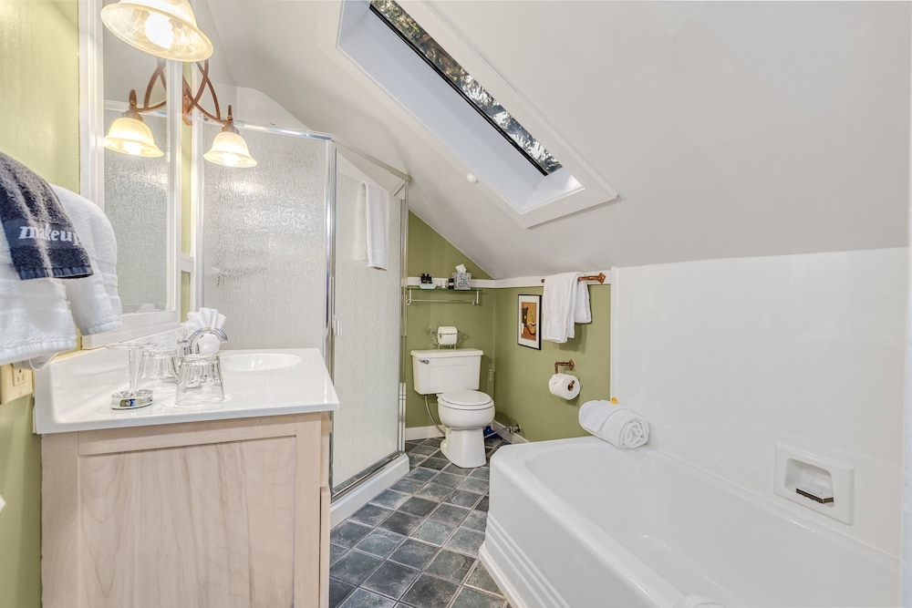 Ashland Vacations - Oak Hill Bed Breakfast - Property Image 24