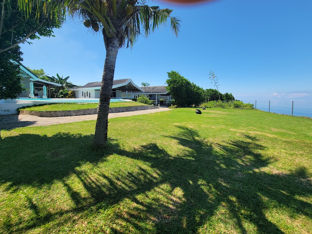 Kawayan Holiday Resort
