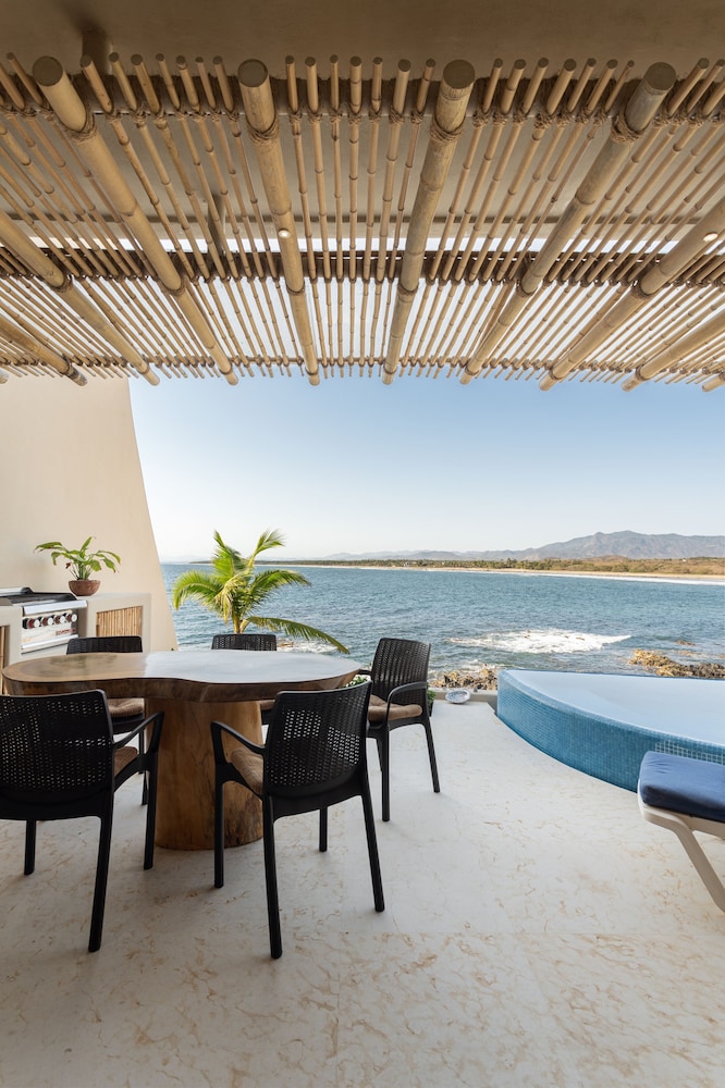 Punta Majahua Condos
