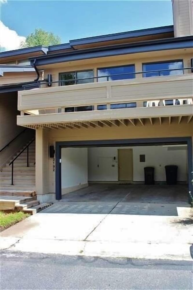 Mountain Retreat w/ Deck, 2 Mi to Park City Resort view 4