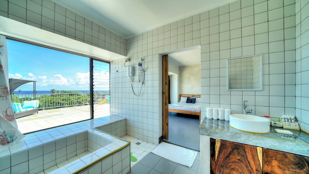 Maui Bay Home Stay Villa - view 14
