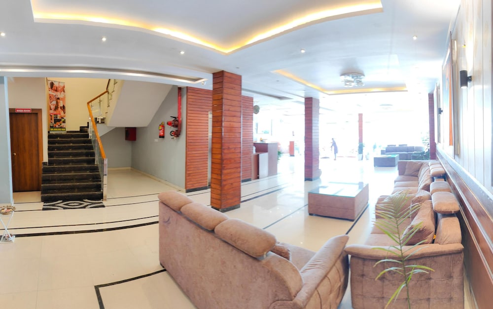 Lobby & Reception
