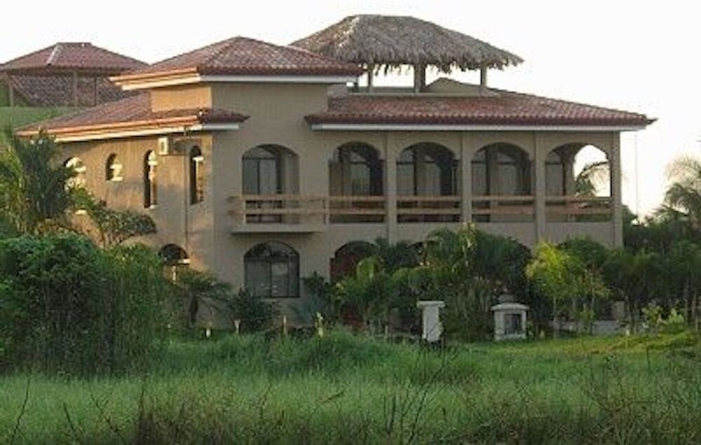 Mountain & Ocean View Retreat - Hermosa Palms 34
