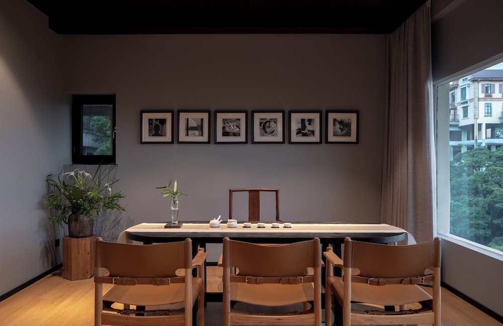Miyue Shenzhen Tianlu Secret Wild Wizard Holiday Hotel