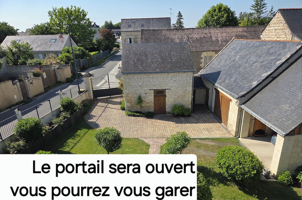 AU PIED DU LAVOIR