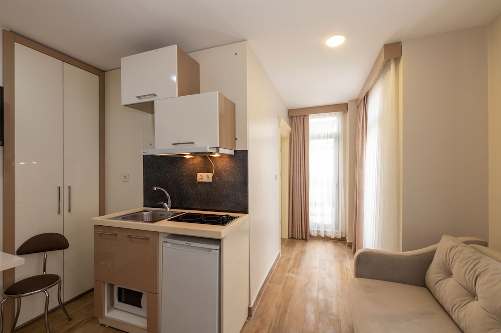 Taksim Peri Suit - Image 86