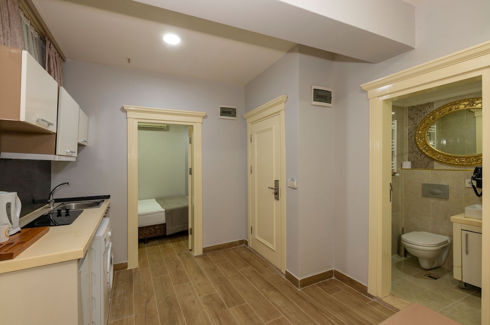 Taksim Peri Suit - Image 79