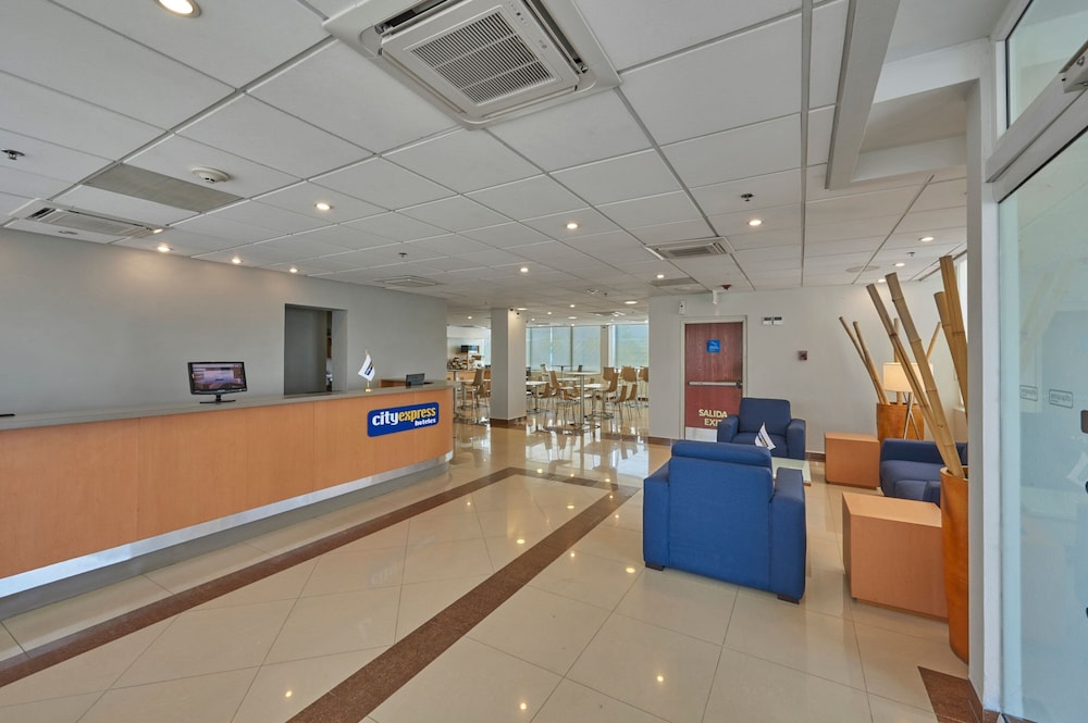 Reynosa Vacations - City Express by Marriott Reynosa - Property Image 2