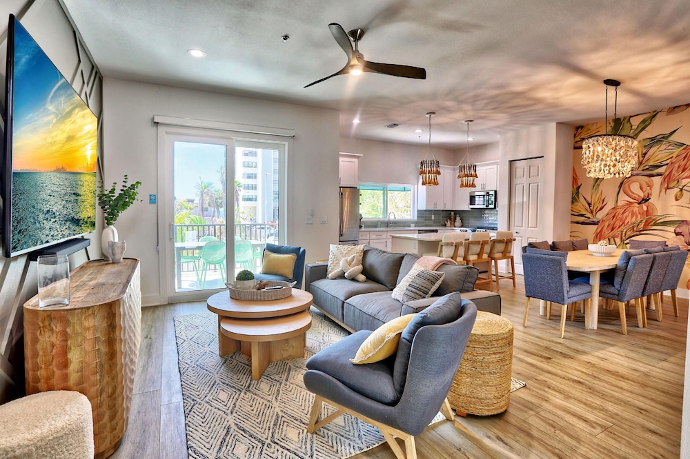 Azul Townhomes C1 - Sol Retreat
