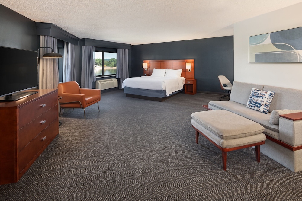 Courtyard by Marriott La Crosse
