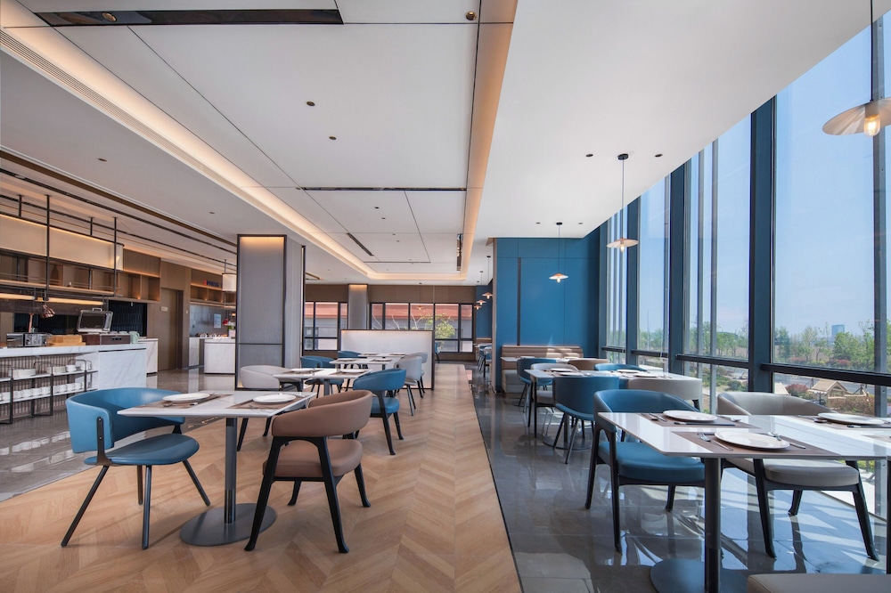 Holiday Inn Express Qingdao City Balcony by IHG