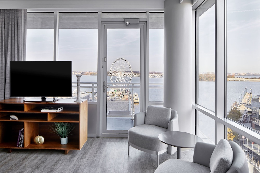 AC Hotel by Marriott National Harbor Washington, D.C. Area