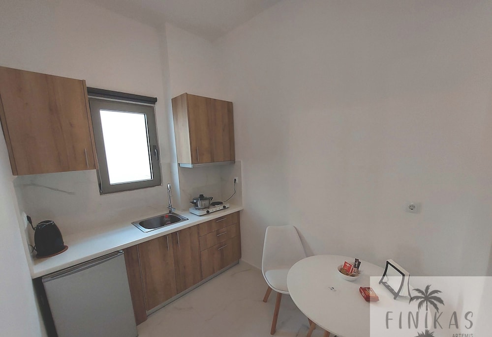 Finikas Suites & Apartments by Airstay