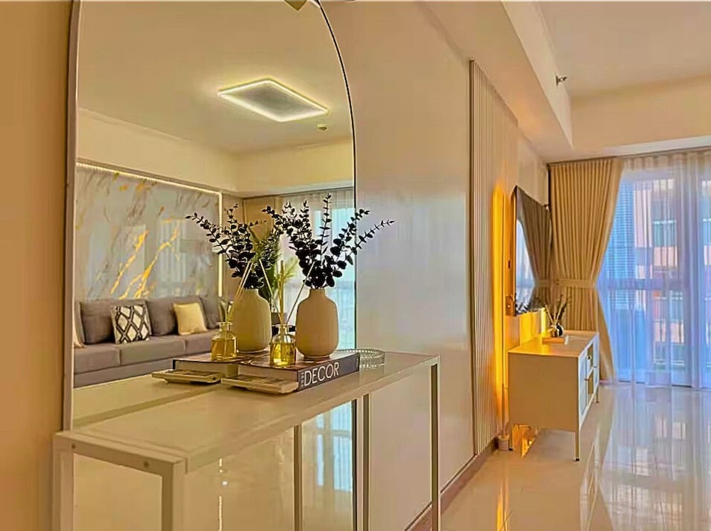Live Luxury Living at BGC Venice