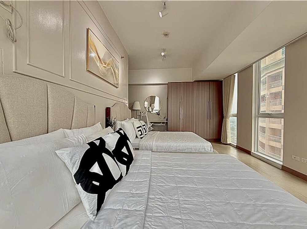 Live Luxury Living at BGC Venice