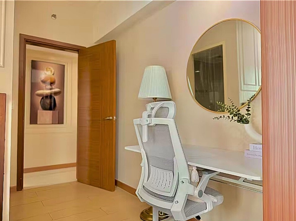 Live Luxury Living at BGC Venice