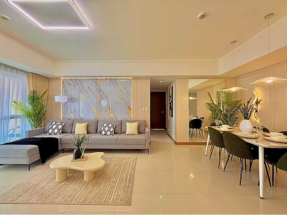 Live Luxury Living at BGC Venice