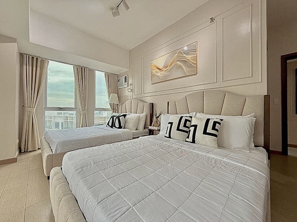 Live Luxury Living at BGC Venice