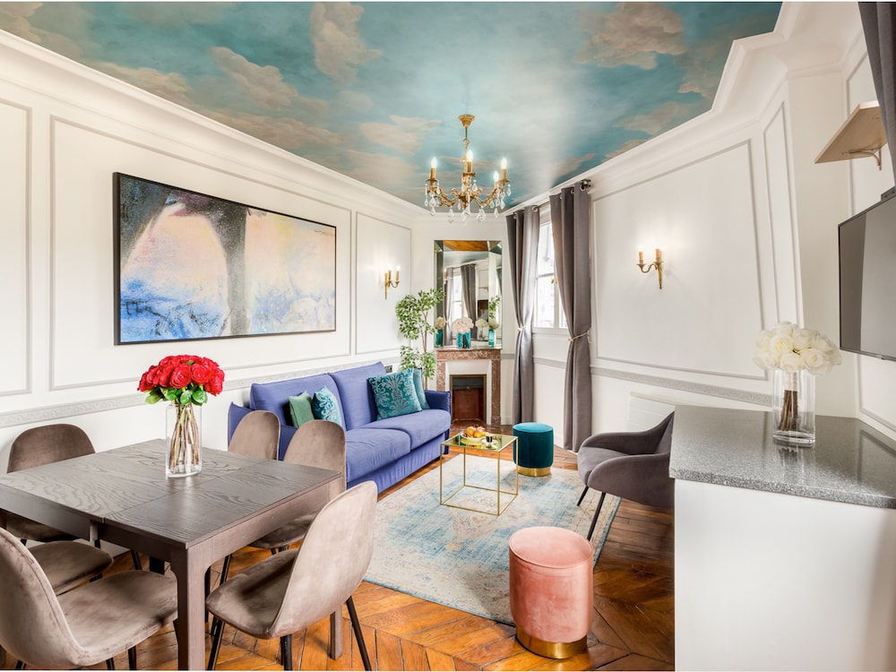 Merveil Luxury Suites - Royale - Saint Honore view