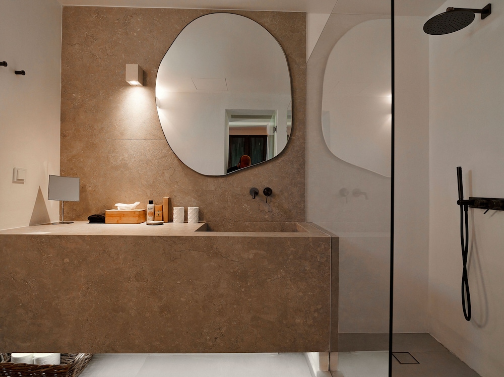 Kounoupas Complex by Mykonos Rocks