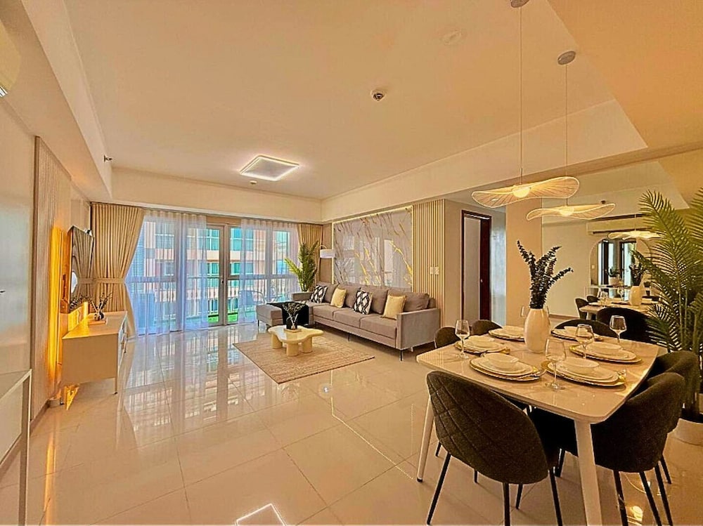 Live Luxury Living at BGC Venice